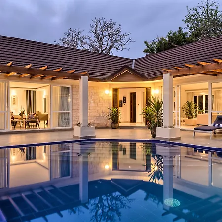 Leopard Beach Resort & Spa-3